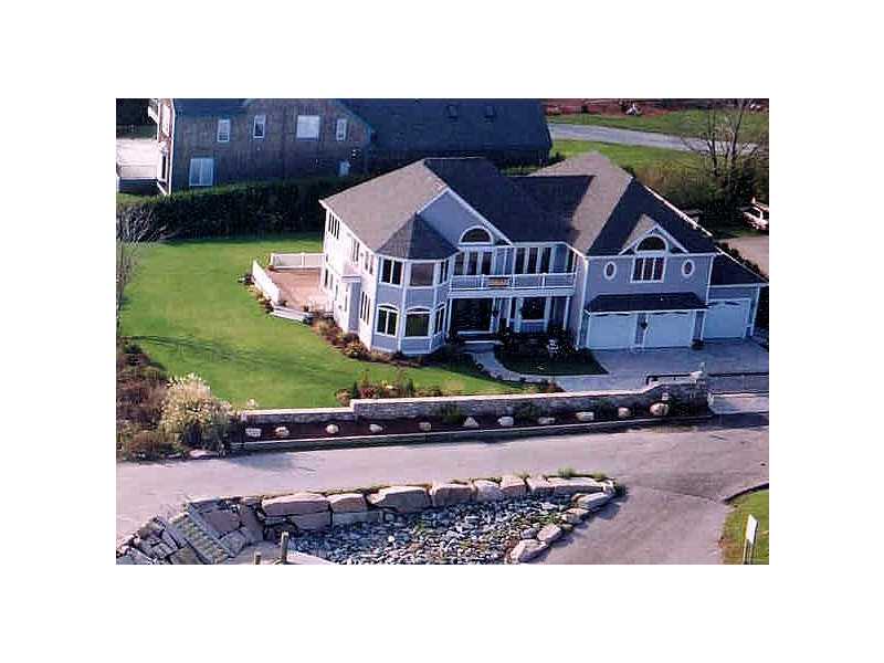 192 Ocean Road Narragansett, RI 02882 - Photo 22 of 25 Exterior Front.