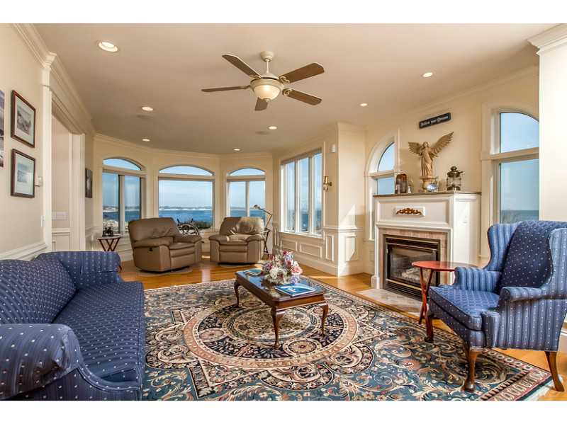 192 Ocean Road Narragansett, RI 02882 - Photo 6 of 25 Living Room.