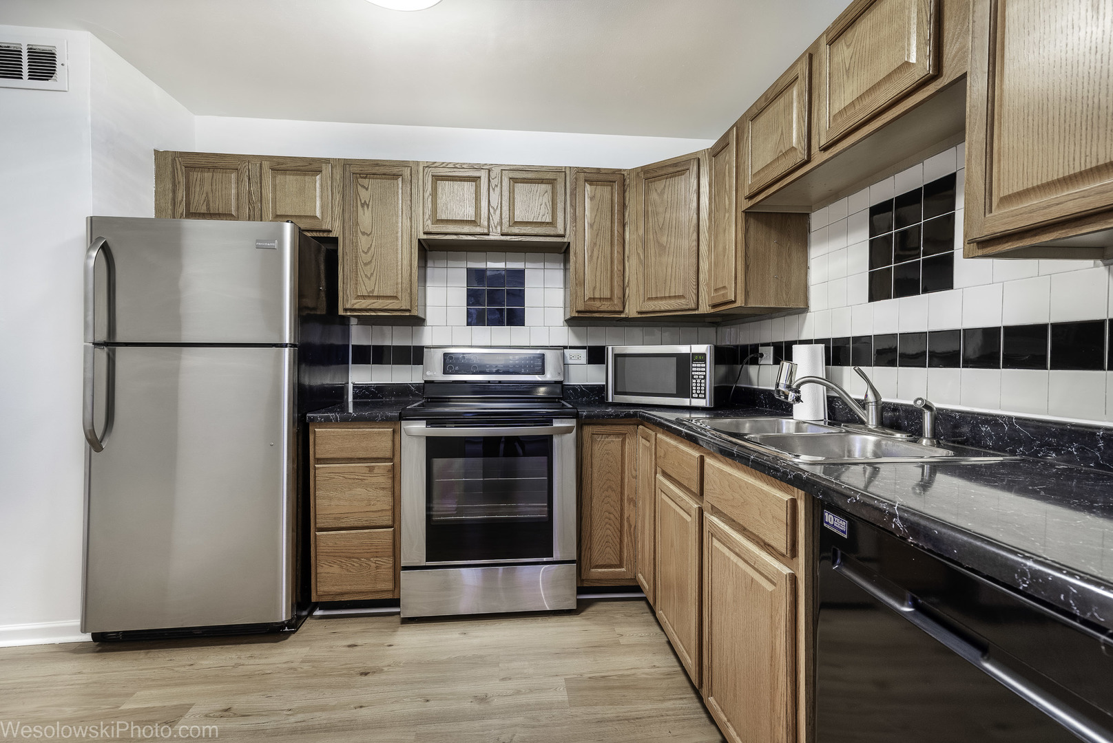 6301 North Sheridan Road, Unit 6C Chicago, IL 60660 - Photo 3 of 20