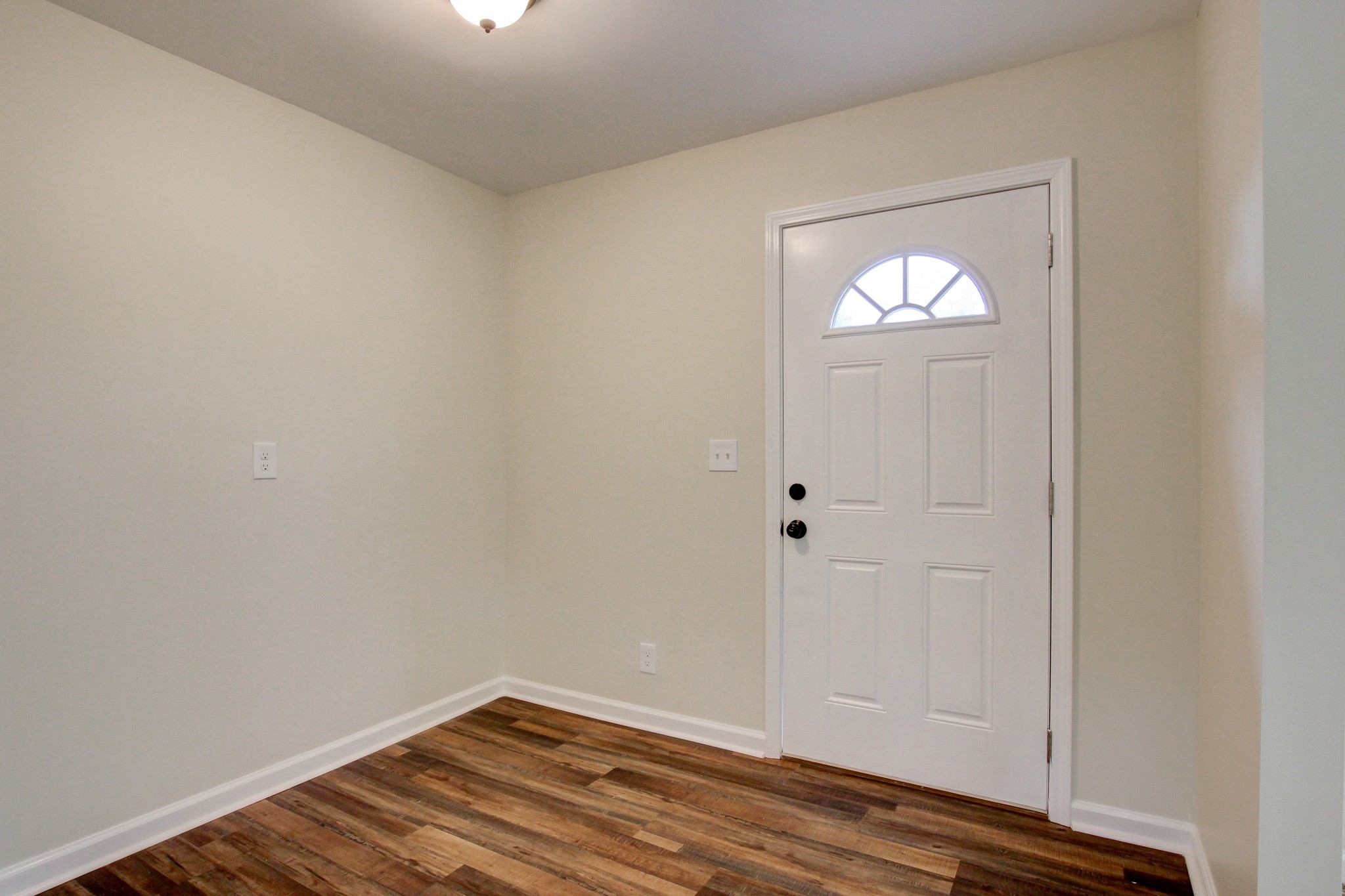 825 Pollard Road Clarksville, TN 37042 - Photo 8 of 44 wooden floor in an empty room