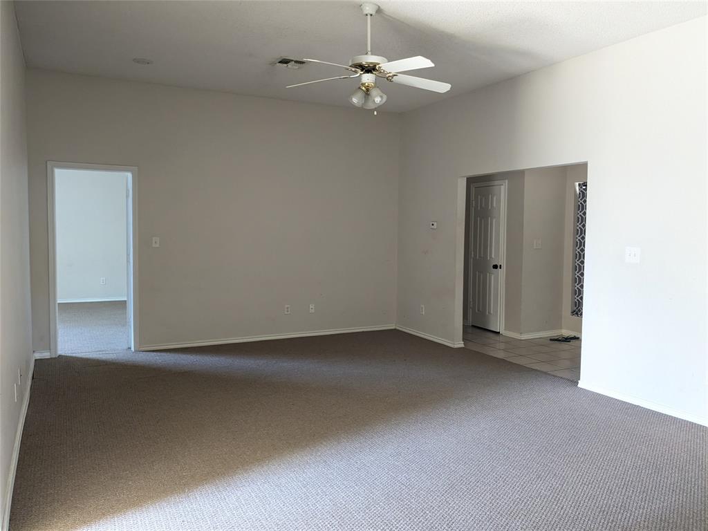 1010 Enlow Circle Commerce, TX 75428 - Photo 5 of 9