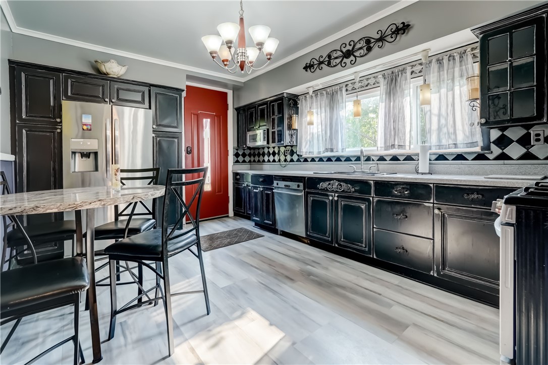 7 Lake View Park Rochester, NY 14613 - Photo 12 of 33