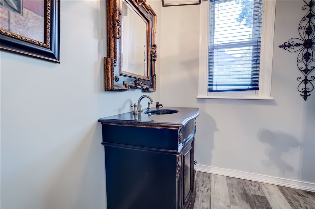 7 Lake View Park Rochester, NY 14613 - Photo 17 of 33