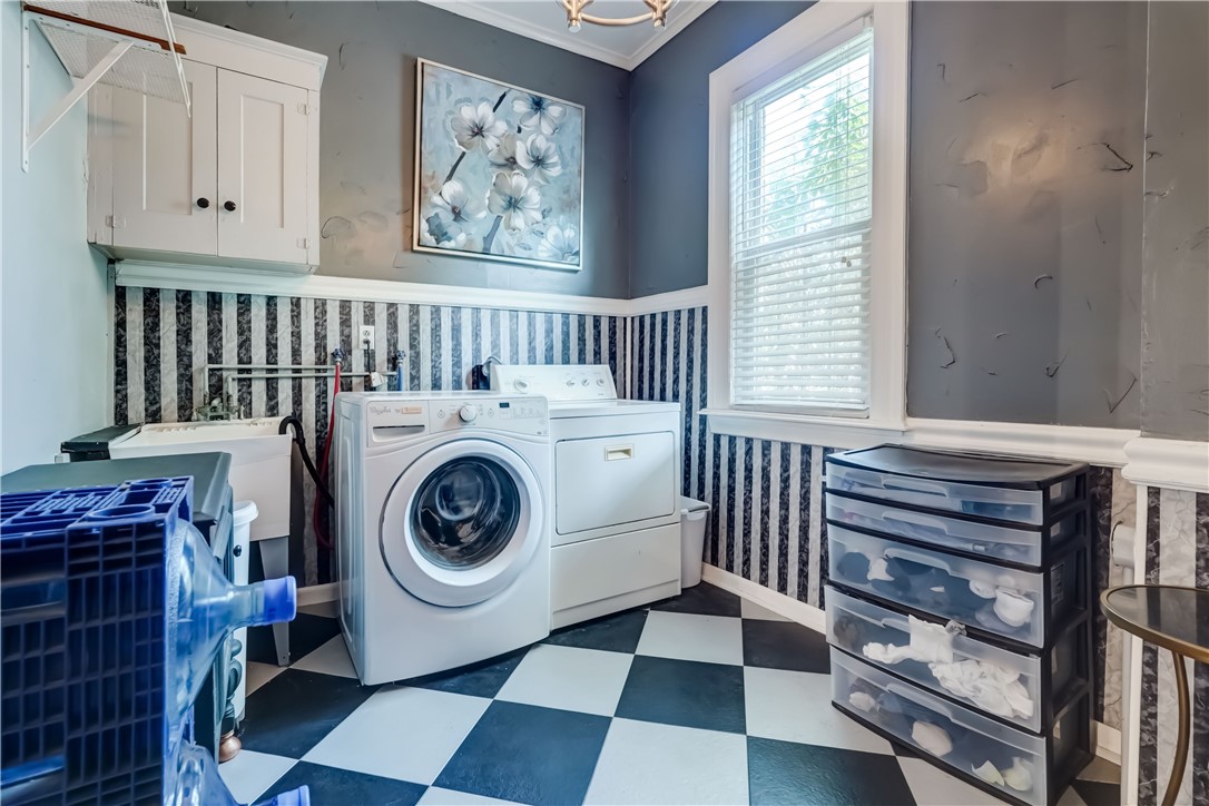 7 Lake View Park Rochester, NY 14613 - Photo 18 of 33