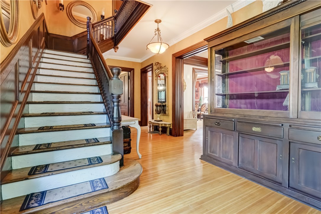 7 Lake View Park Rochester, NY 14613 - Photo 3 of 33