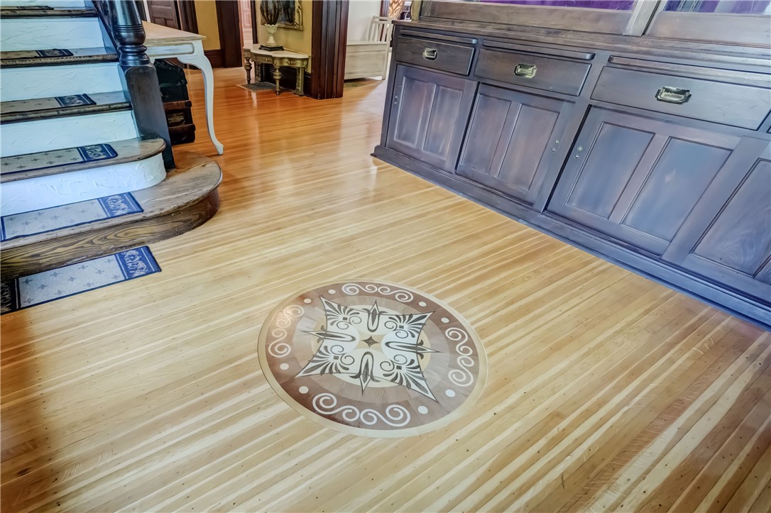 7 Lake View Park Rochester, NY 14613 - Photo 4 of 33