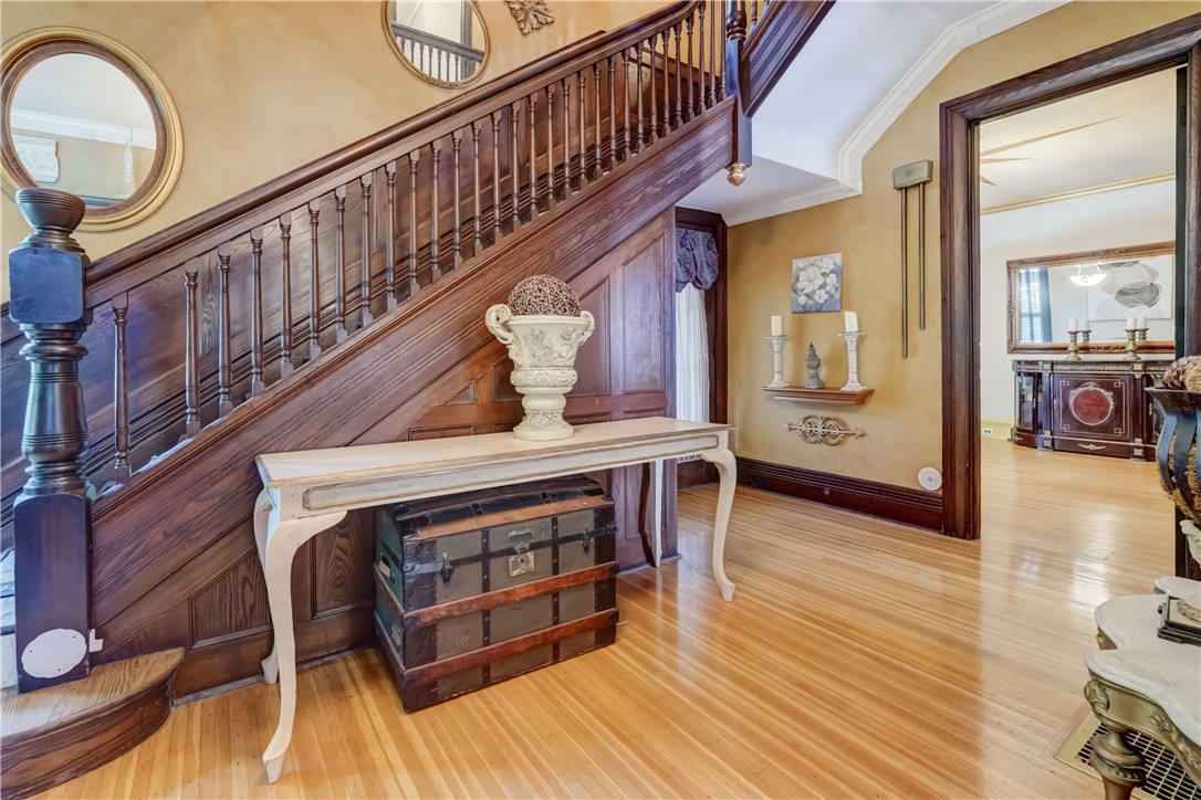 7 Lake View Park Rochester, NY 14613 - Photo 5 of 33