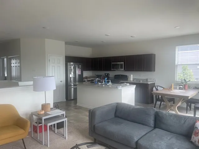 $3,150 | 4197 Chelsea Manor Circle, Aurora, IL 60504