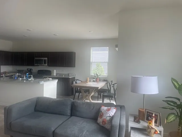 $3,150 | 4197 Chelsea Manor Circle, Aurora, IL 60504