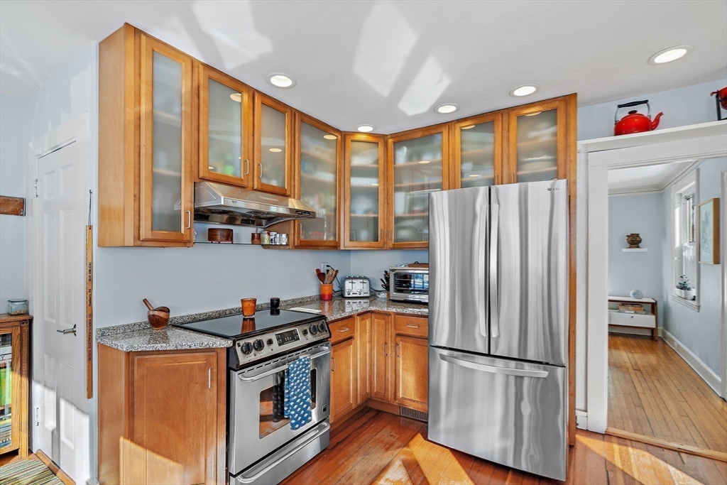 20 York Street Lexington, MA 02420 - Photo 3 of 23