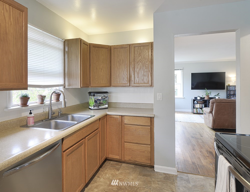 211 R Street Southeast Auburn, WA 98002 - Photo 8 of 21 Gallery Image 8