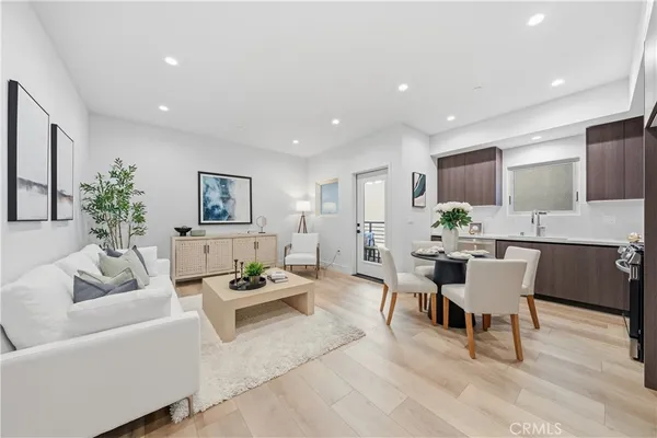 $4,000 | 150 South Oak Knoll Avenue, Unit 103, Pasadena, CA 91101