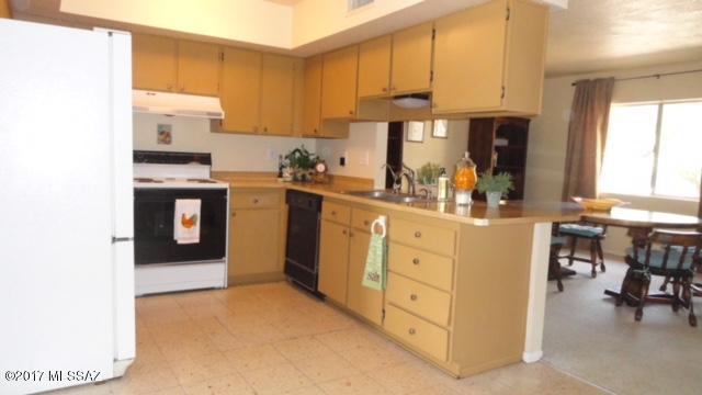 426 Curry Street Rio Rico, AZ 85648 - Photo 4 of 13