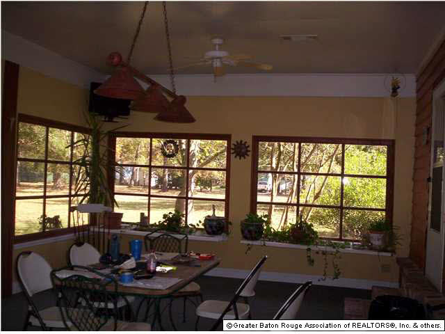 14329 Brown Road Denham Springs, LA 70726 - Photo 7 of 29 Gallery Image 7
