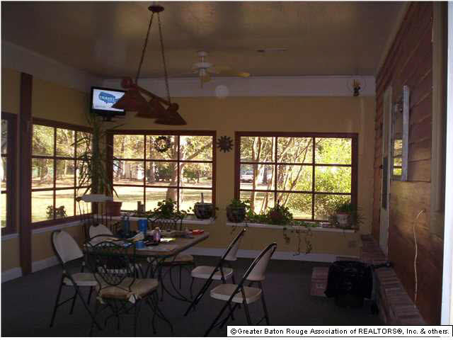 14329 Brown Road Denham Springs, LA 70726 - Photo 8 of 29 Gallery Image 8