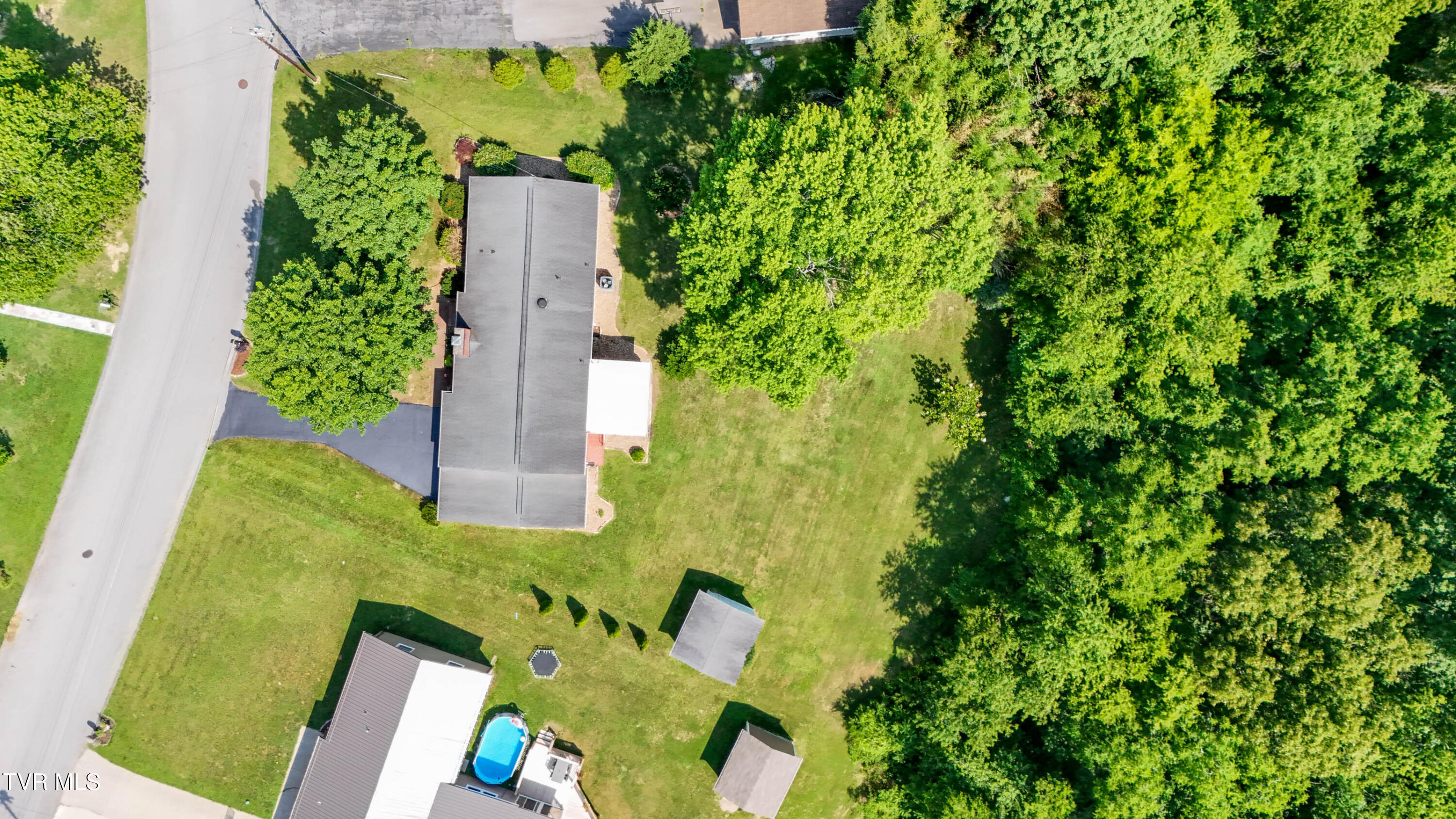 110 Richmond Heights Road Bristol, TN 37620 - Photo 41 of 45 110 Richmond Heights Drone GUNIT-9
