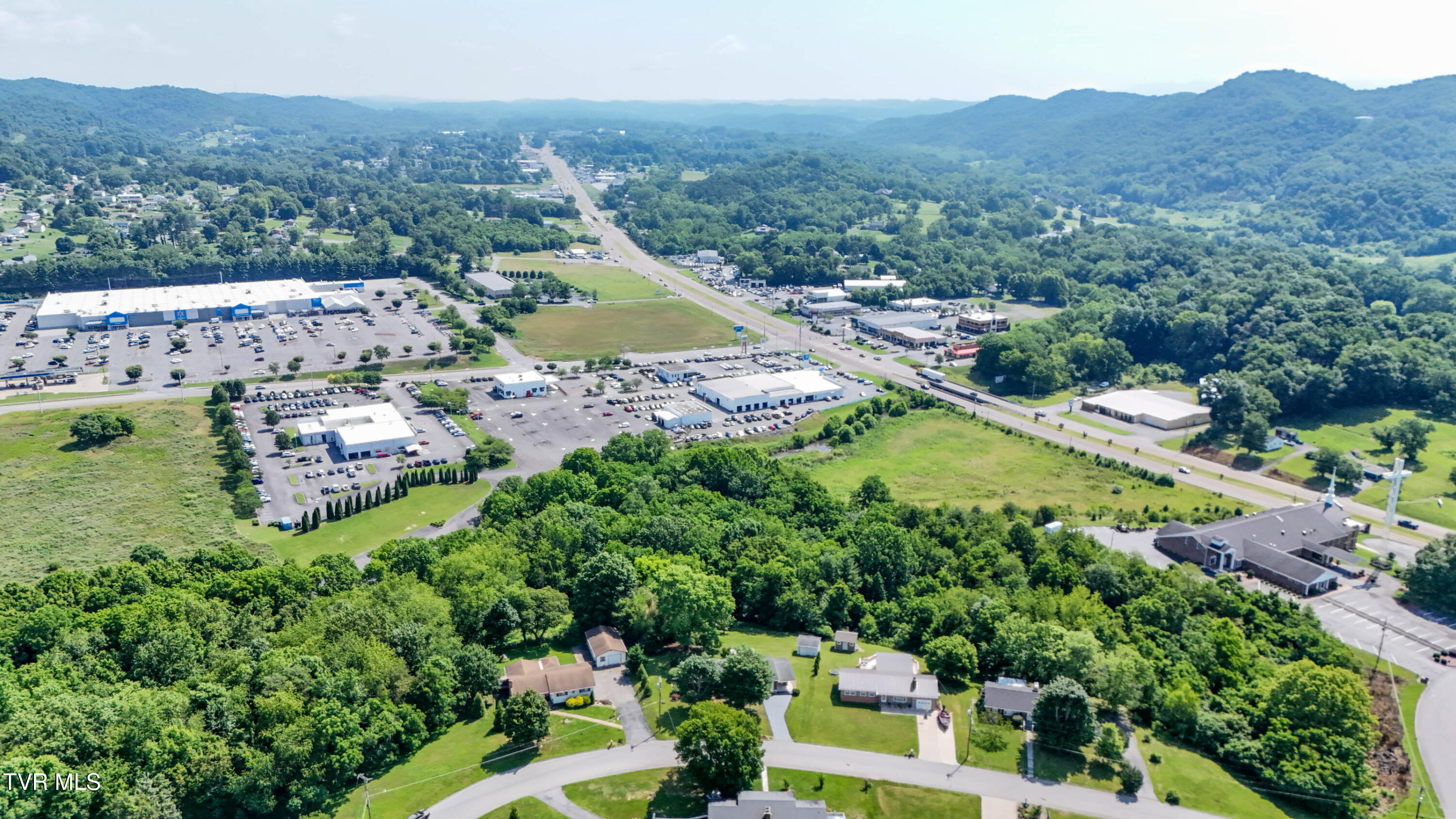 110 Richmond Heights Road Bristol, TN 37620 - Photo 43 of 45 110 Richmond Heights Drone GUNIT-11