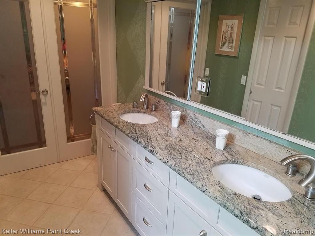 2210 Kingsford Road Rochester Hills, MI 48309 - Photo 27 of 34