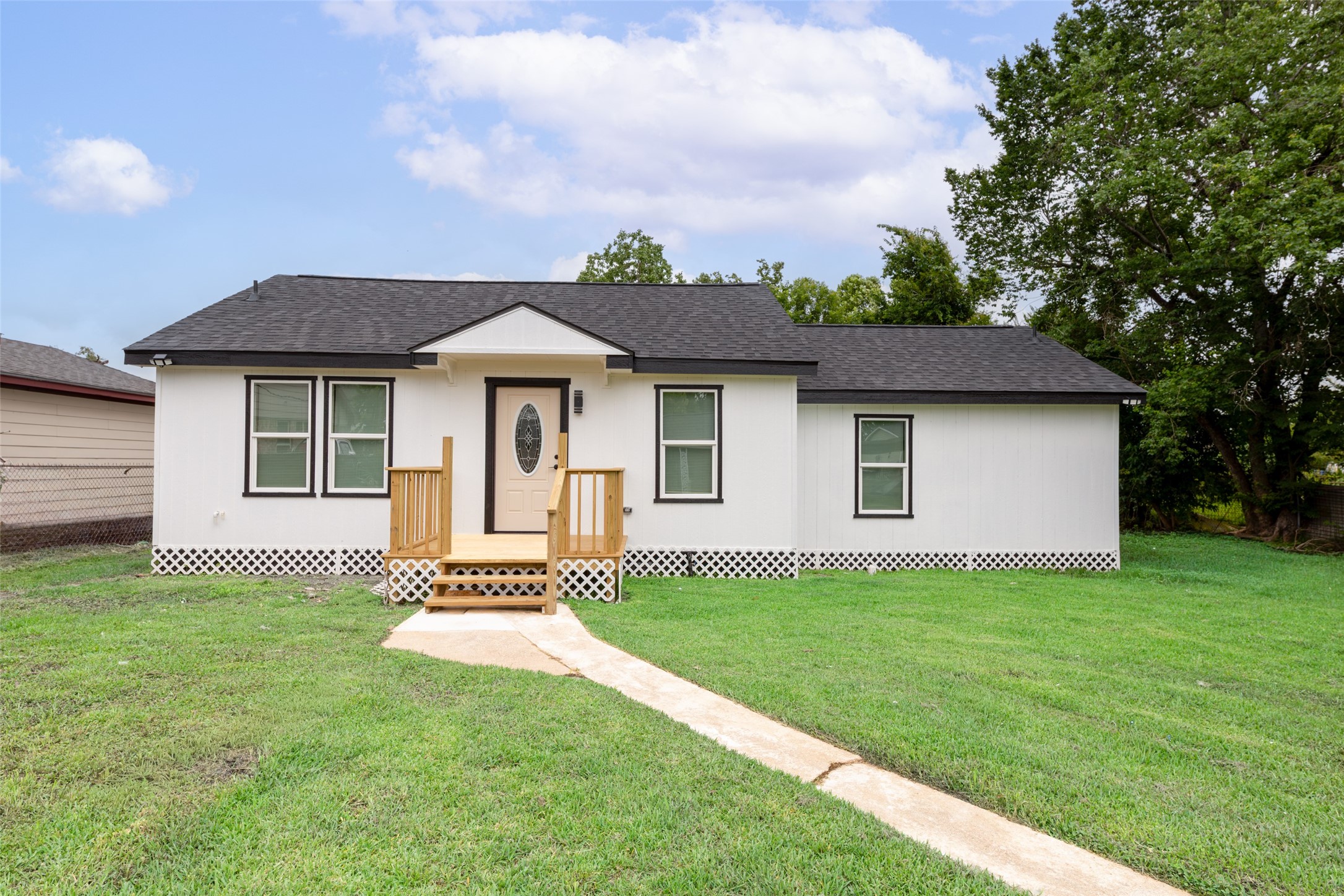 3225 Bostic Street Houston, TX 77093 - Photo 28 of 50 A fully equipped second home boasting 3BR/2BA