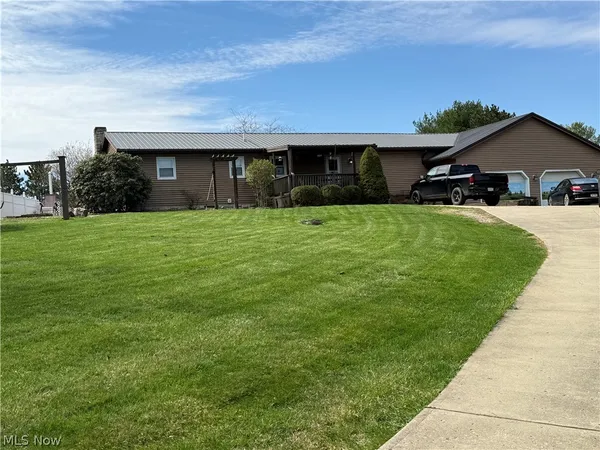 $320,000 | 5655 Helen Drive, Zanesville, OH 43701