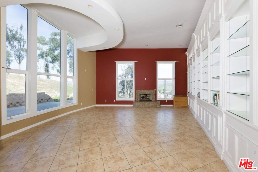 403 Talbert Avenue Simi Valley, CA 93065 - Photo 6 of 10