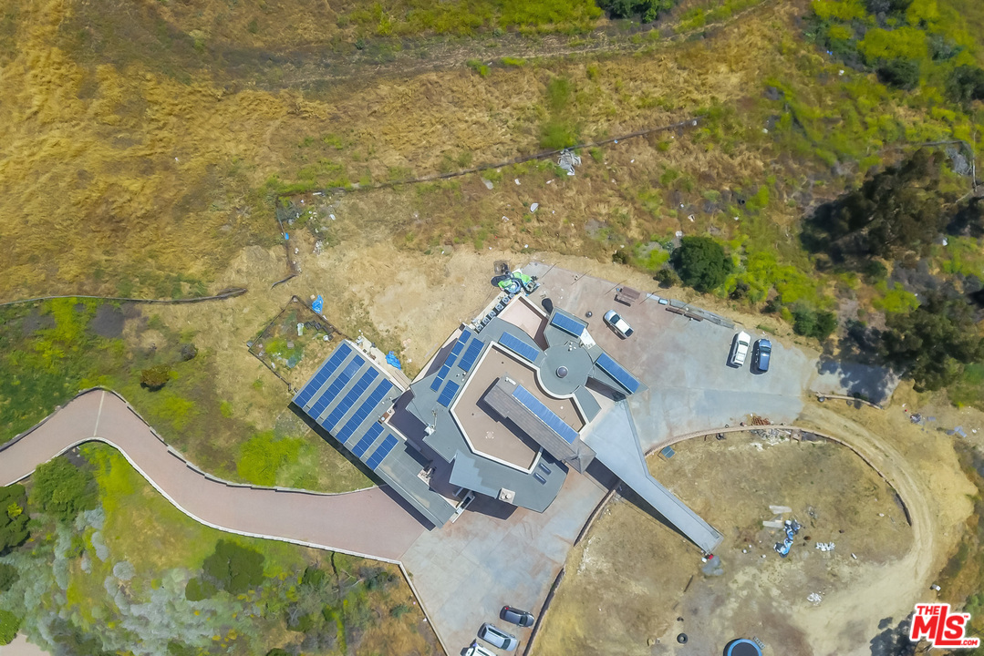 403 Talbert Avenue Simi Valley, CA 93065 - Photo 7 of 10