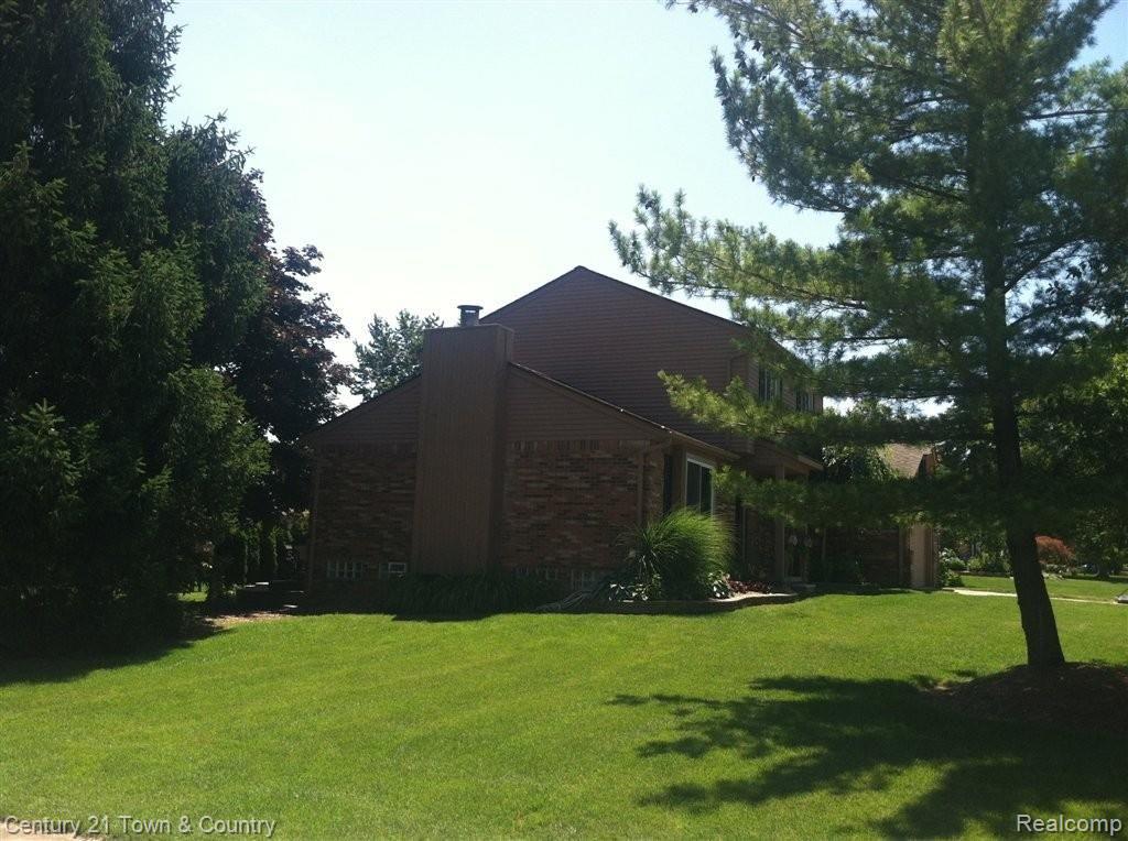 2267 Highsplint Drive Rochester, MI 48307 - Photo 29 of 29 IMG_2088.JPG