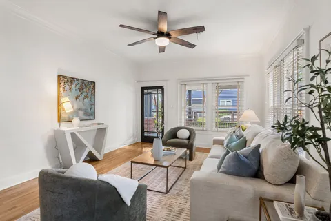 $950,000 | 307 East 8th Street, Houston, TX 77007