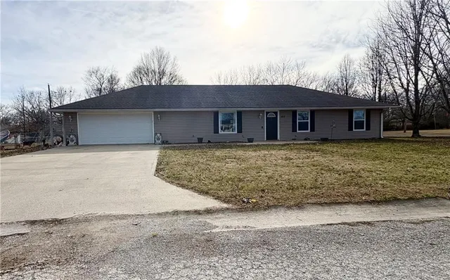 $300,000 | 103 West Locust Street, Archie, MO 64725