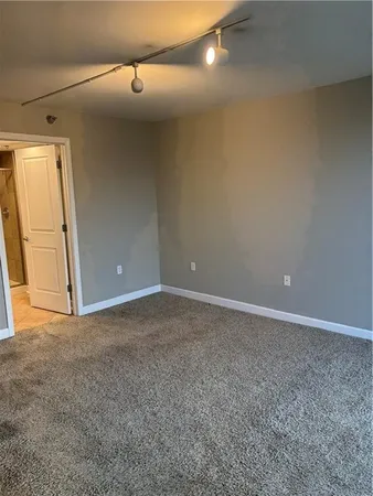 $229,000 | 600 Admiral Boulevard, Unit 207, Kansas City, MO 64106