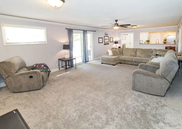 $570,000 | 7699 Hermitage Court, Newburgh, IN 47630