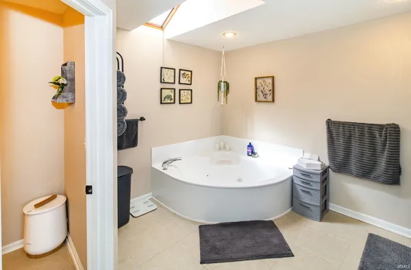 $570,000 | 7699 Hermitage Court, Newburgh, IN 47630