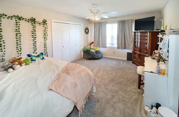 $570,000 | 7699 Hermitage Court, Newburgh, IN 47630