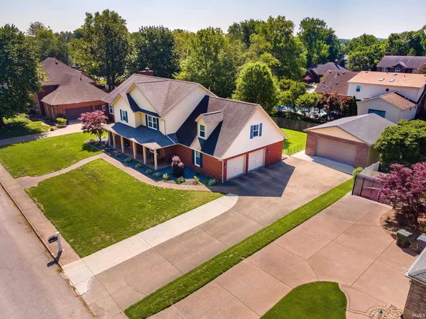 $570,000 | 7699 Hermitage Court, Newburgh, IN 47630