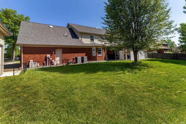 $570,000 | 7699 Hermitage Court, Newburgh, IN 47630