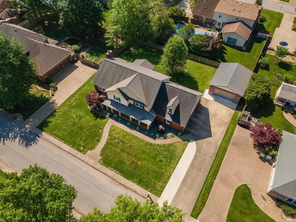 $570,000 | 7699 Hermitage Court, Newburgh, IN 47630