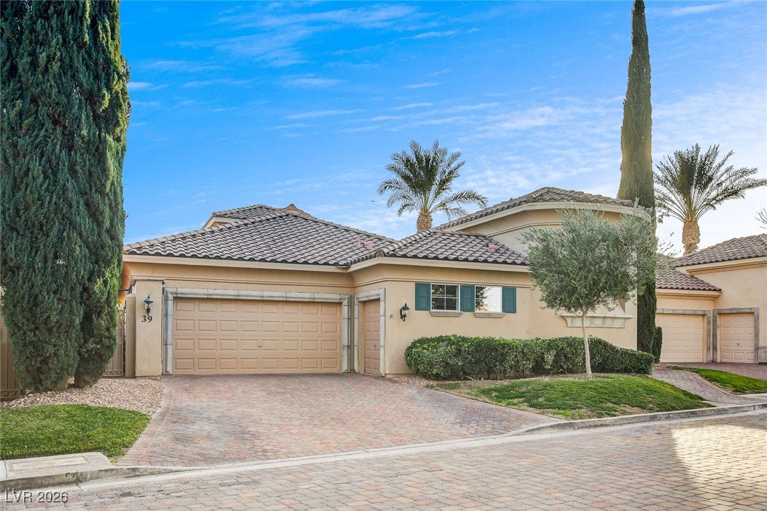 39 Via Paradiso Street Henderson, NV 89011 - Photo 2 of 56