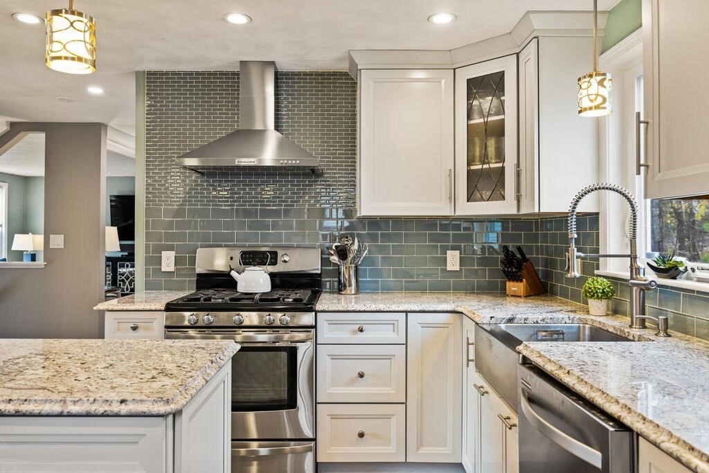 20 Harvard Road Billerica, MA 01821 - Photo 5 of 33