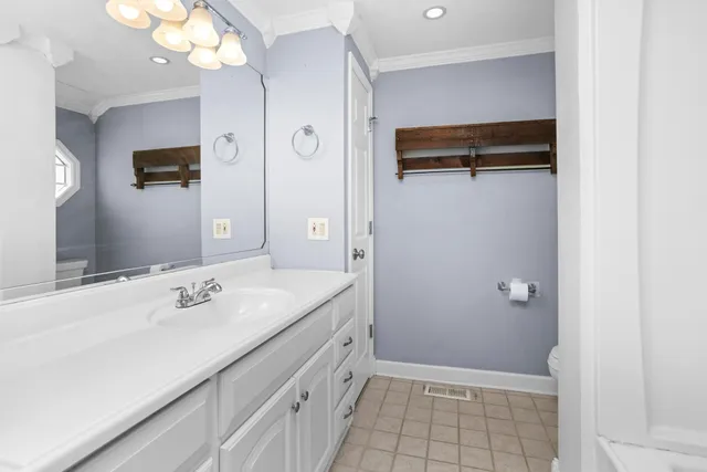 $2,000 | 3833 Saunders Avenue, Nashville, TN 37216