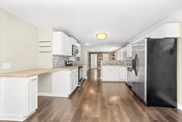 $2,000 | 3833 Saunders Avenue, Nashville, TN 37216