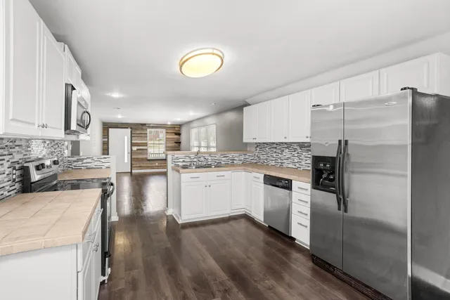 $2,000 | 3833 Saunders Avenue, Nashville, TN 37216