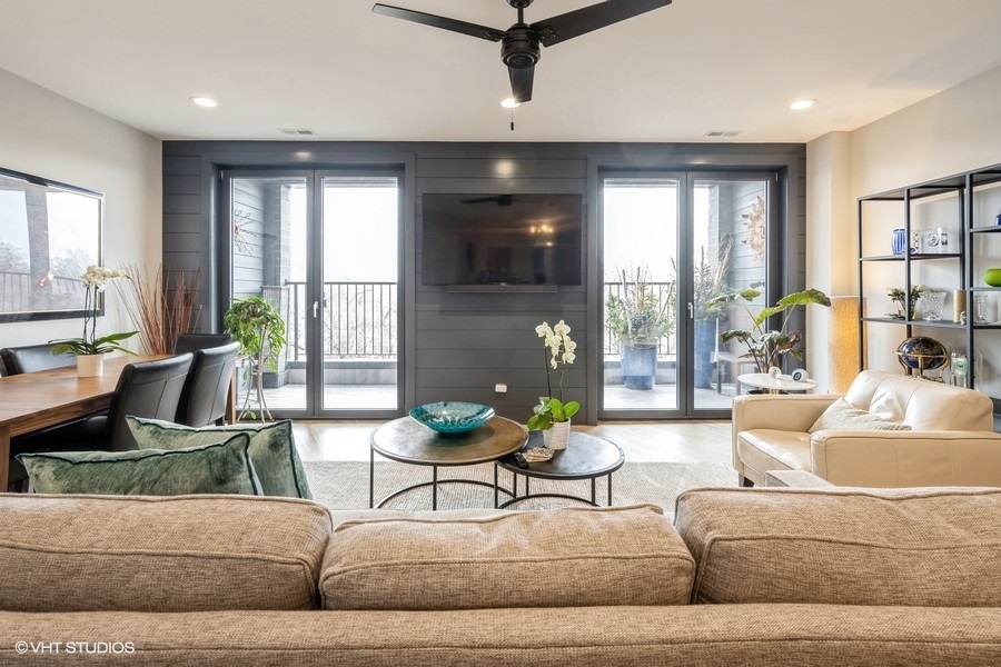 3839 North Clark Street, Unit 401 Chicago, IL 60613 - Photo 3 of 13