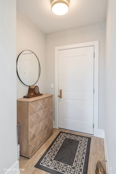 3839 North Clark Street, Unit 401 Chicago, IL 60613 - Photo 4 of 13