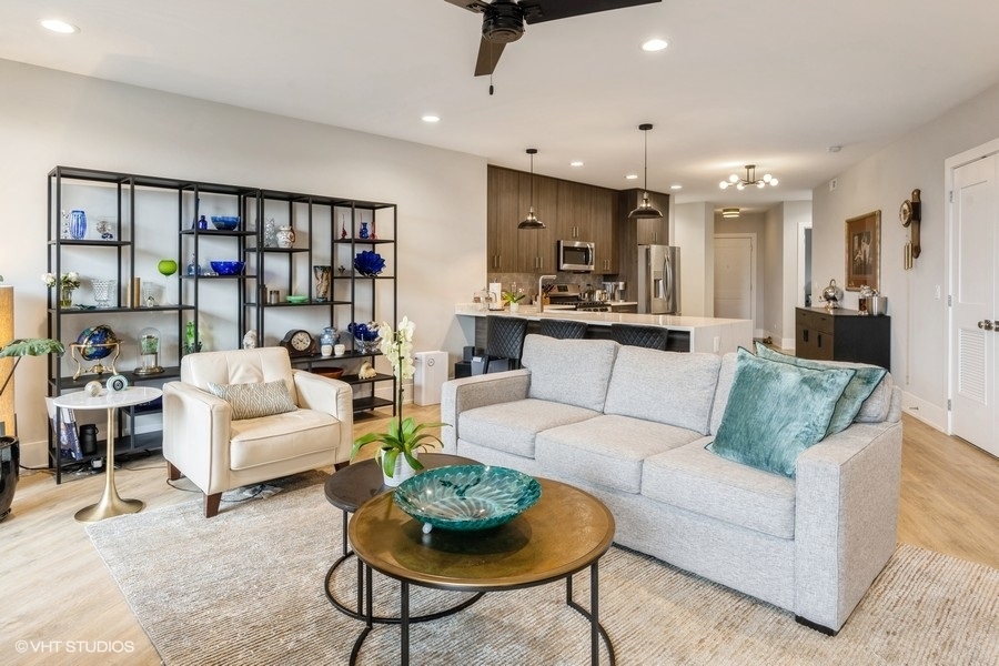 3839 North Clark Street, Unit 401 Chicago, IL 60613 - Photo 6 of 13