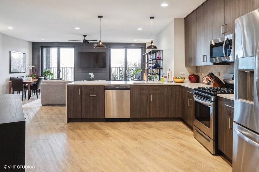 3839 North Clark Street, Unit 401 Chicago, IL 60613 - Photo 8 of 13