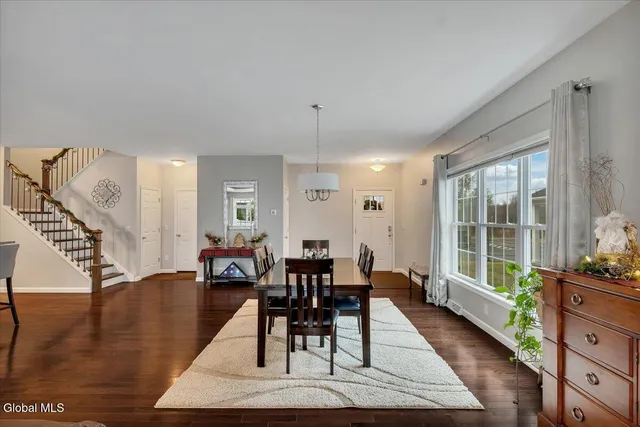 $599,000 | 40 Stacey Way, North Greenbush, NY 12180