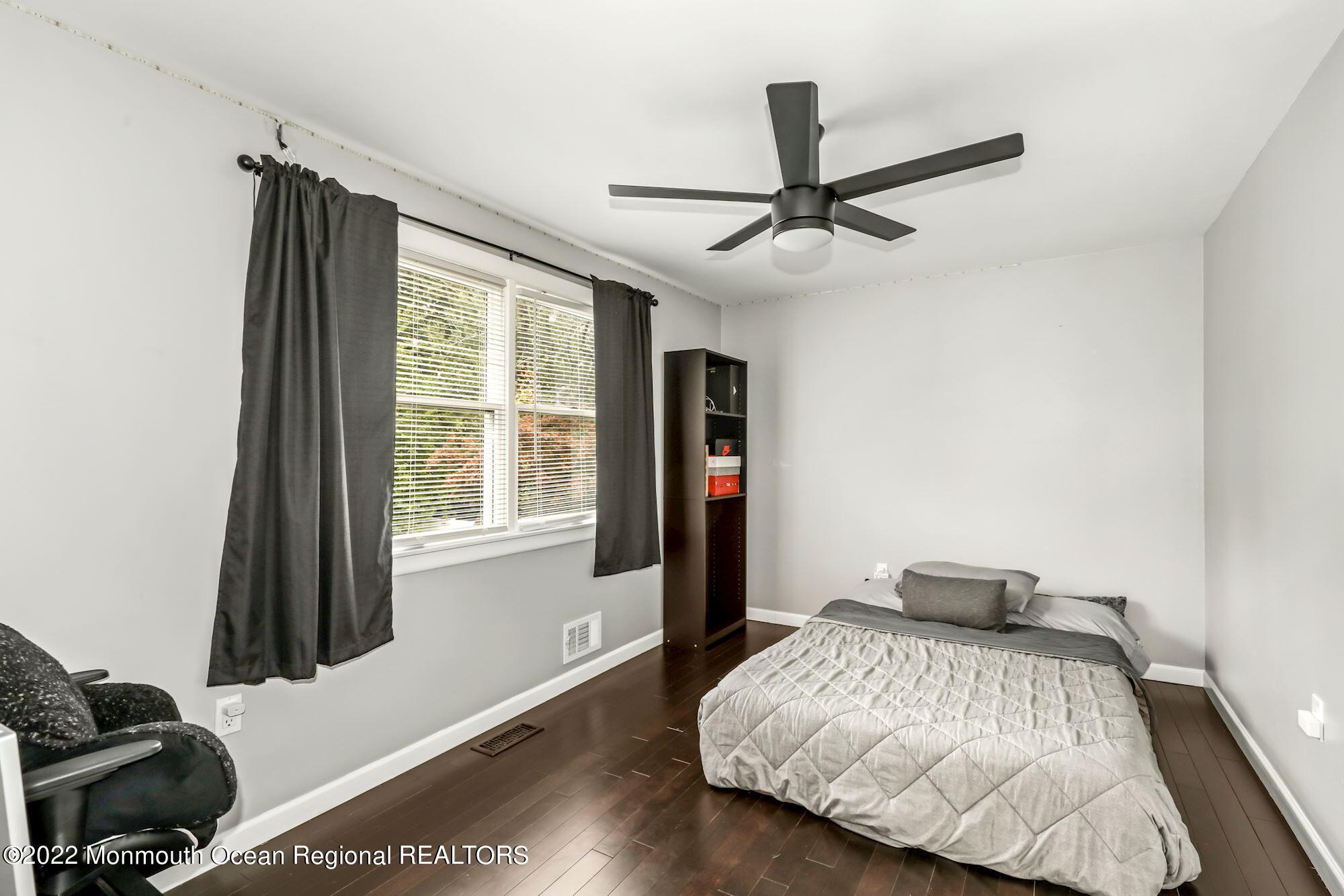 48 River Drive Marlboro, NJ 07746 - Photo 27 of 46 028_48_RIVER_DRIVE_397626_744833