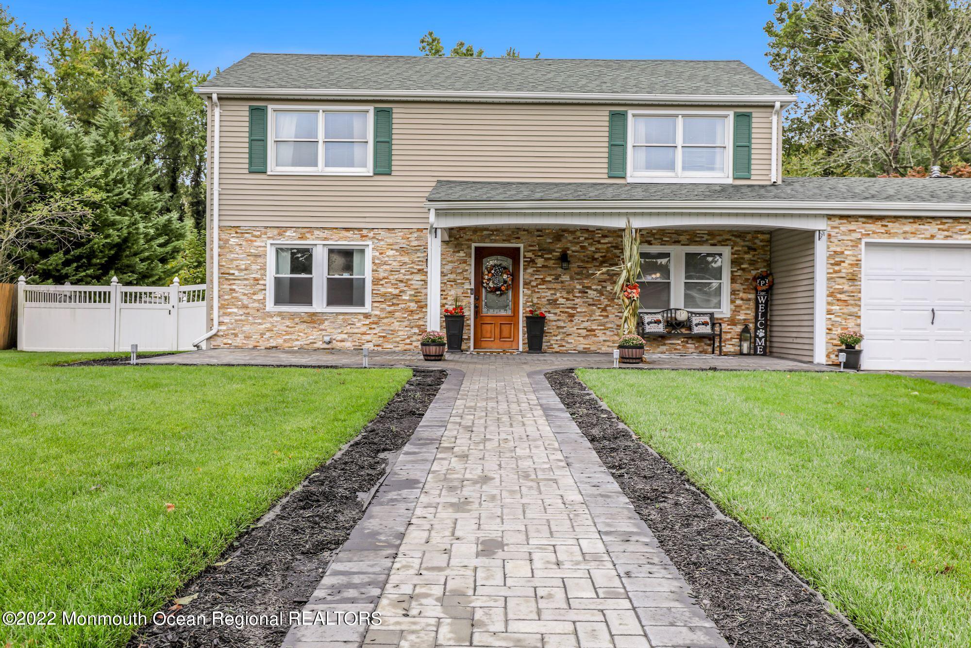 48 River Drive Marlboro, NJ 07746 - Photo 3 of 46 006_48_RIVER_DRIVE_397626_744833