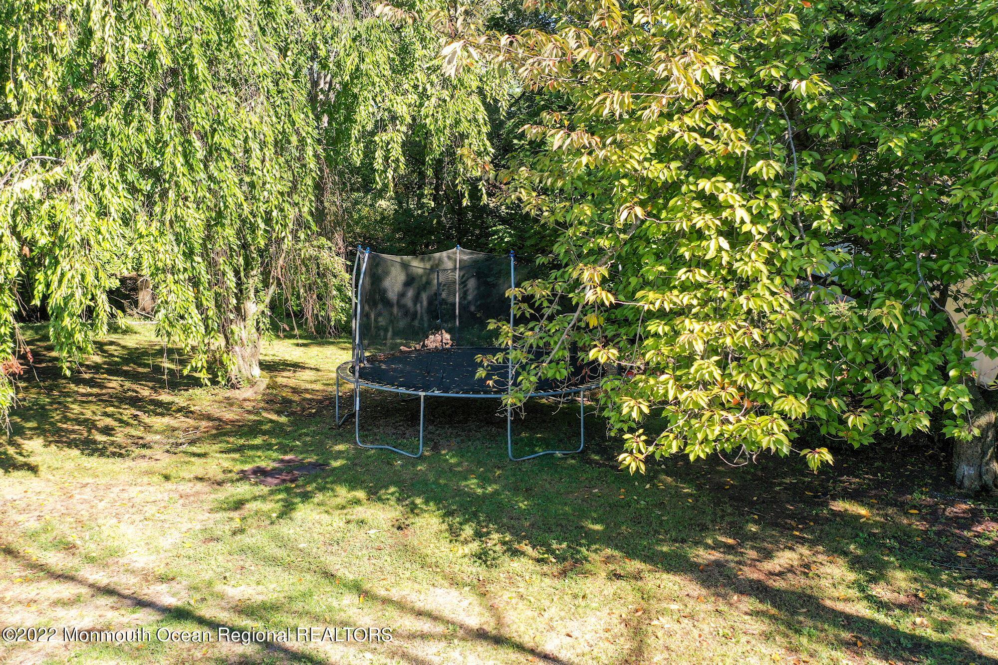 48 River Drive Marlboro, NJ 07746 - Photo 40 of 46 060_48_RIVER_DRIVE_397626_745106