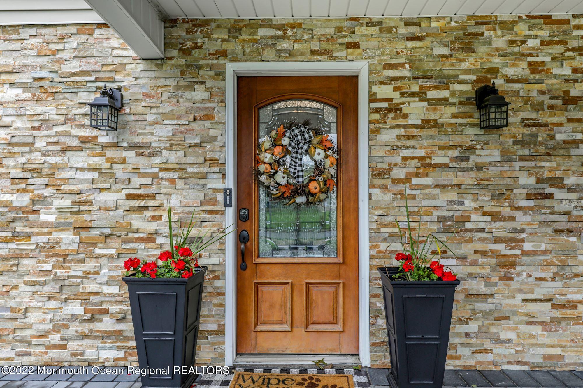 48 River Drive Marlboro, NJ 07746 - Photo 5 of 46 009_48_RIVER_DRIVE_397626_744833